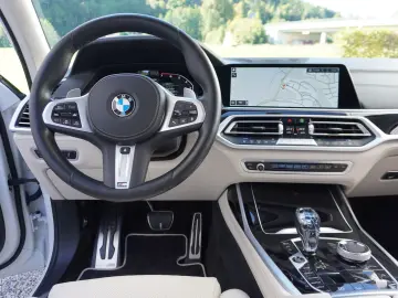 BMW X7 M50i HeadUp Laser AHK SkyLounge Aktivlenkung