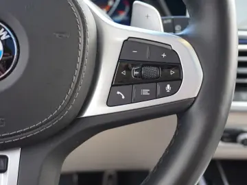 BMW X7 M50i HeadUp Laser AHK SkyLounge Aktivlenkung