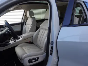 BMW X7 M50i HeadUp Laser AHK SkyLounge Aktivlenkung