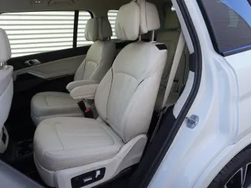 BMW X7 M50i HeadUp Laser AHK SkyLounge Aktivlenkung