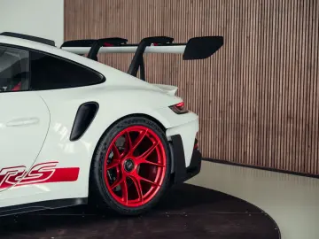 PORSCHE 992.1 GT3 RS  Weiß  Weissach-Paket  PCCB