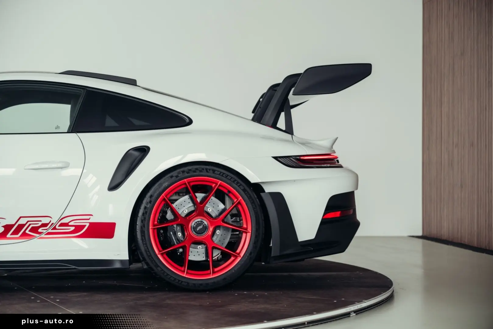 PORSCHE 992.1 GT3 RS  Weiß  Weissach-Paket  PCCB