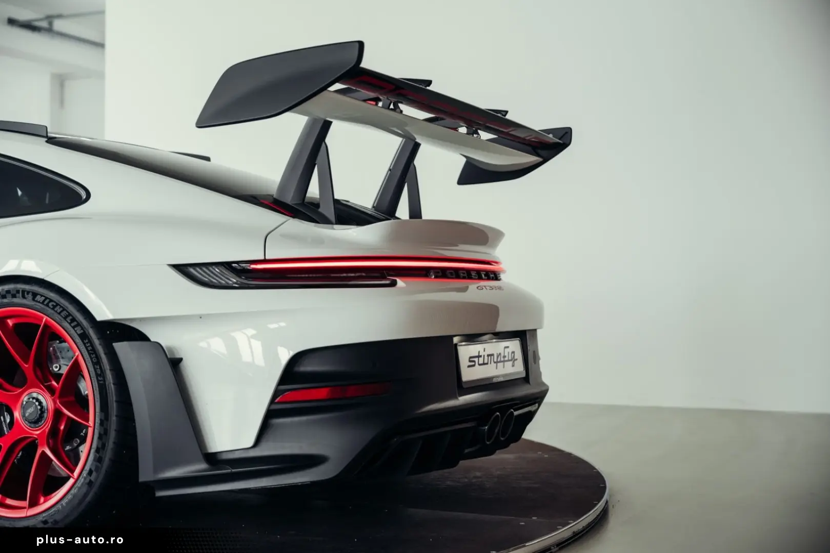 PORSCHE 992.1 GT3 RS  Weiß  Weissach-Paket  PCCB