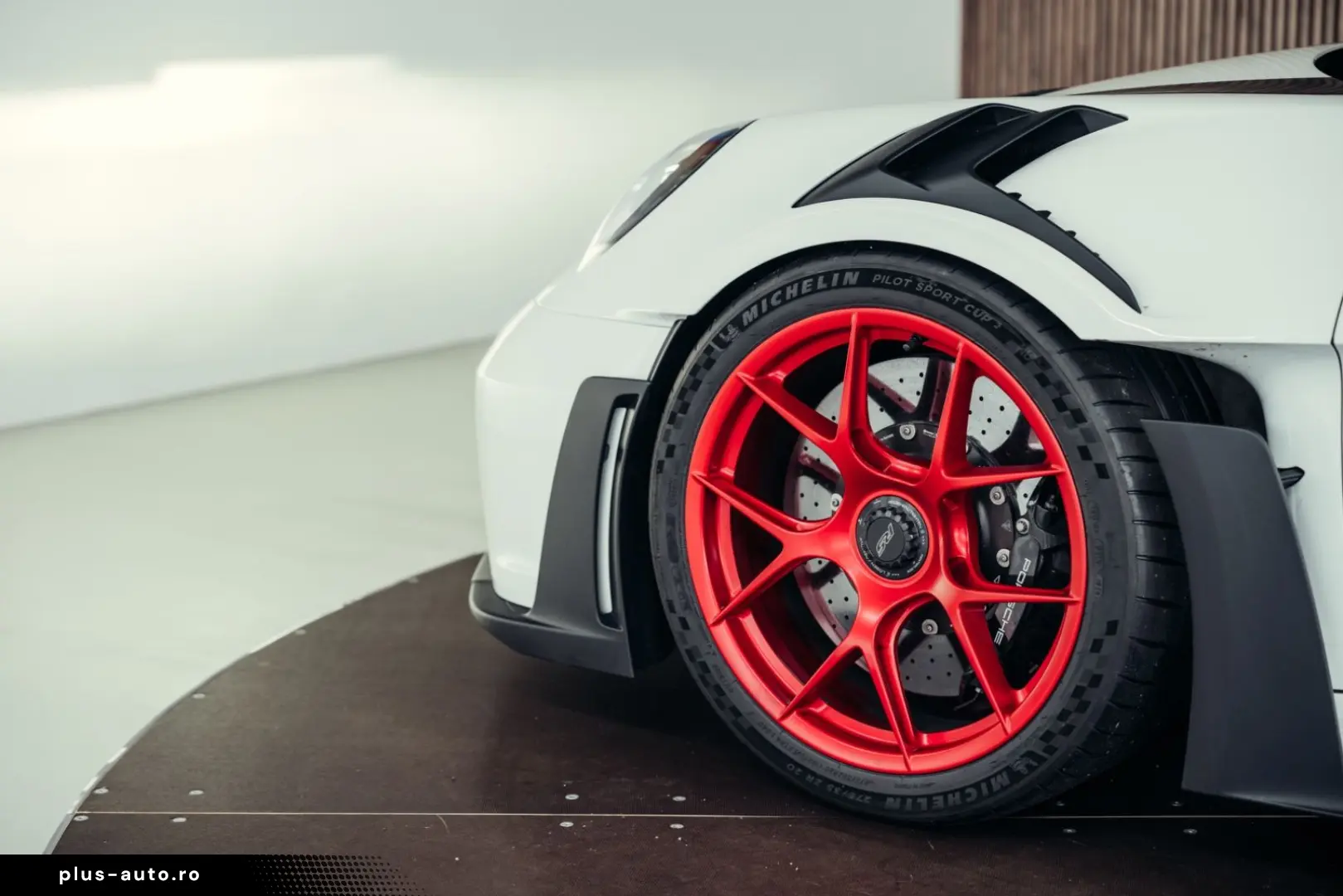 PORSCHE 992.1 GT3 RS  Weiß  Weissach-Paket  PCCB