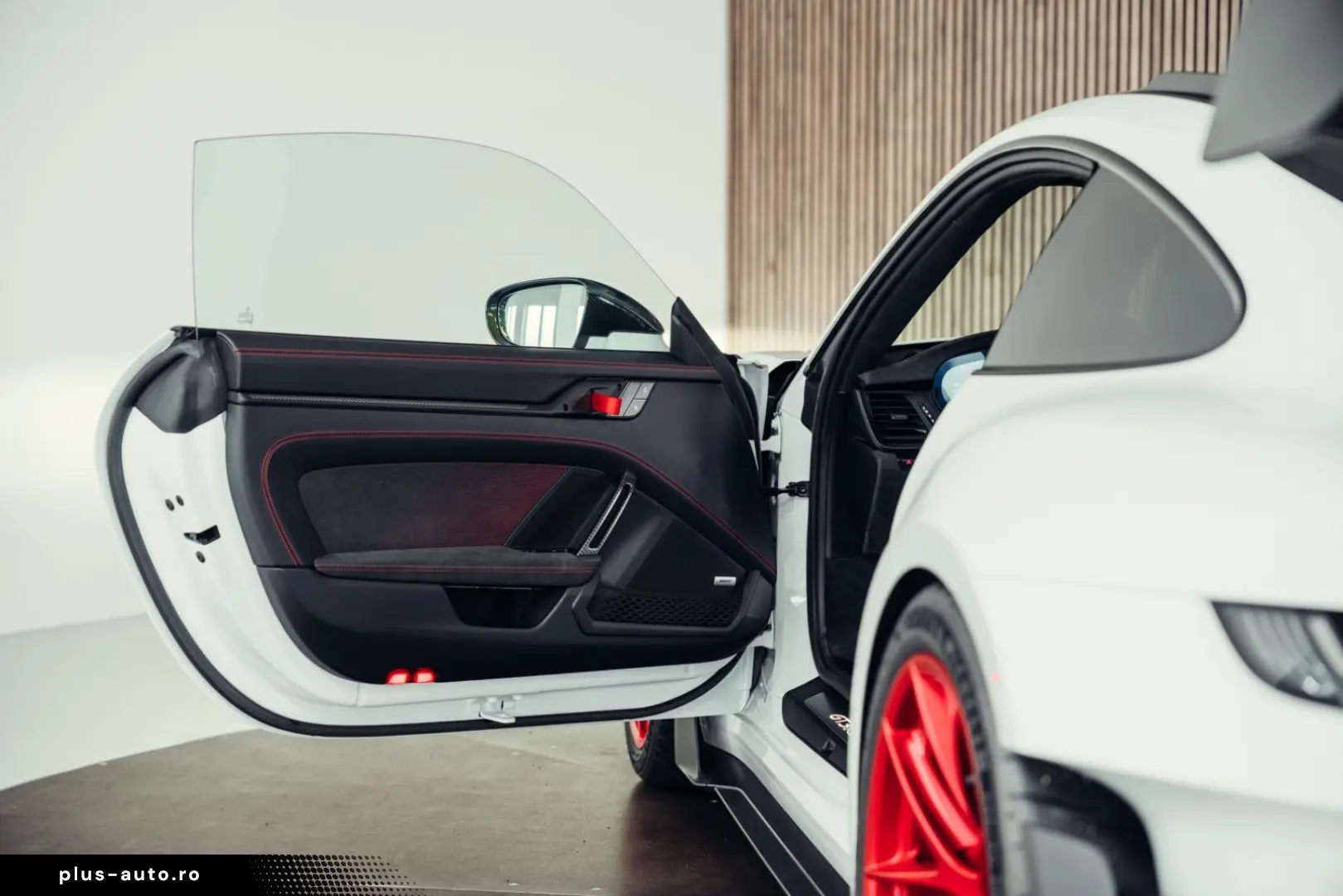 PORSCHE 992.1 GT3 RS  Weiß  Weissach-Paket  PCCB