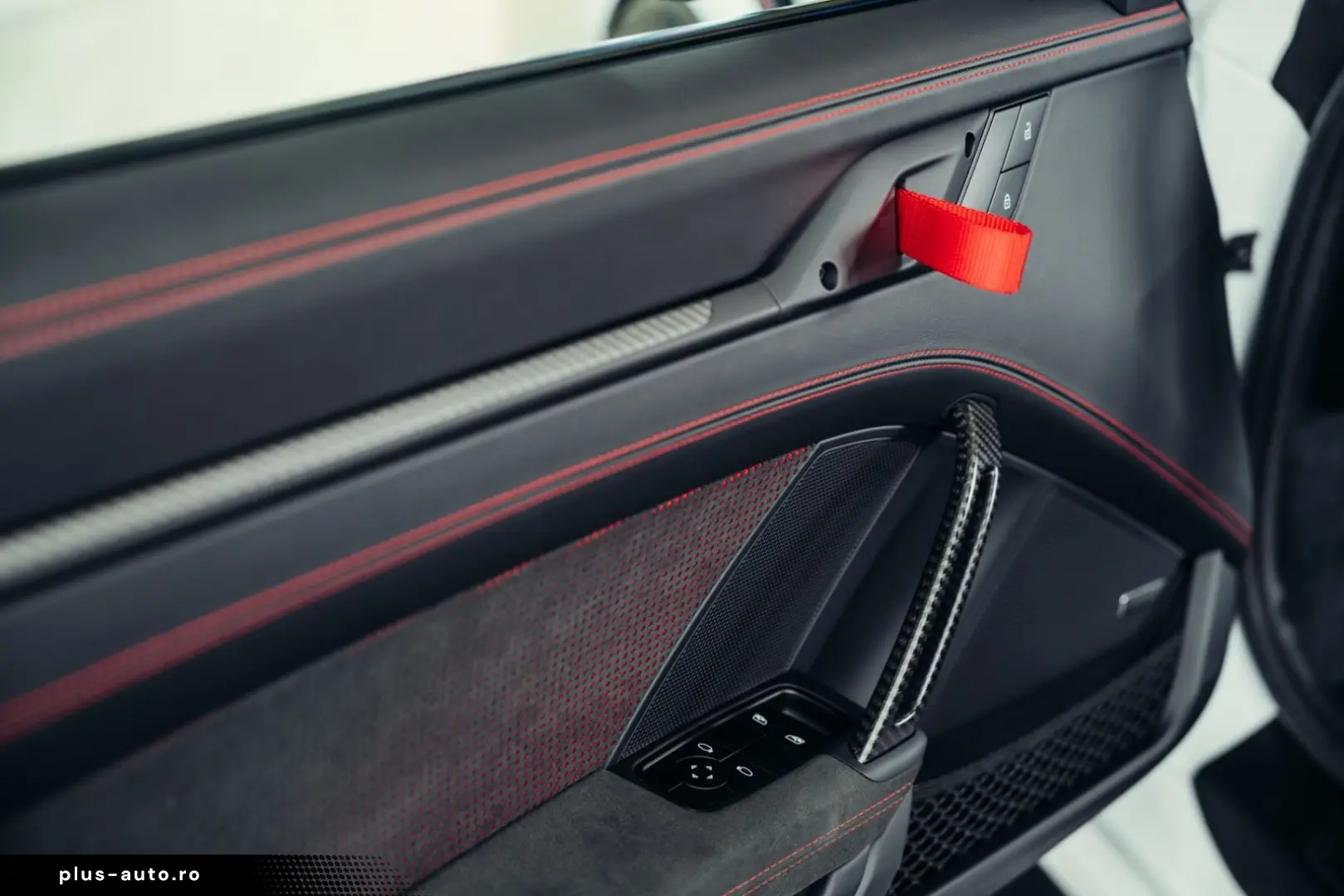 PORSCHE 992.1 GT3 RS  Weiß  Weissach-Paket  PCCB