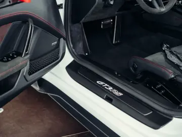 PORSCHE 992.1 GT3 RS  Weiß  Weissach-Paket  PCCB