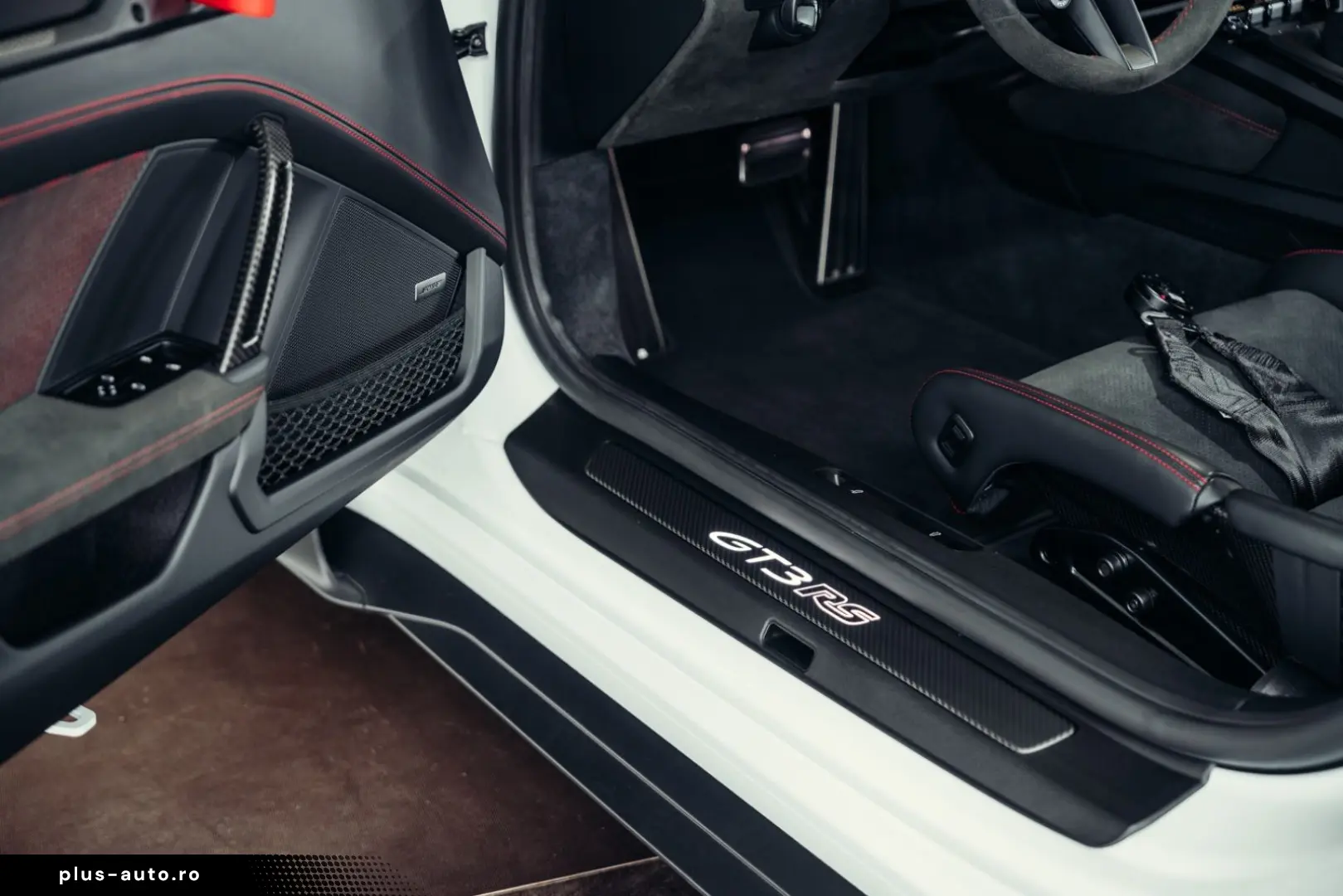 PORSCHE 992.1 GT3 RS  Weiß  Weissach-Paket  PCCB