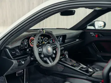 PORSCHE 992.1 GT3 RS  Weiß  Weissach-Paket  PCCB