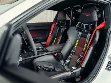 PORSCHE 992.1 GT3 RS  Weiß  Weissach-Paket  PCCB