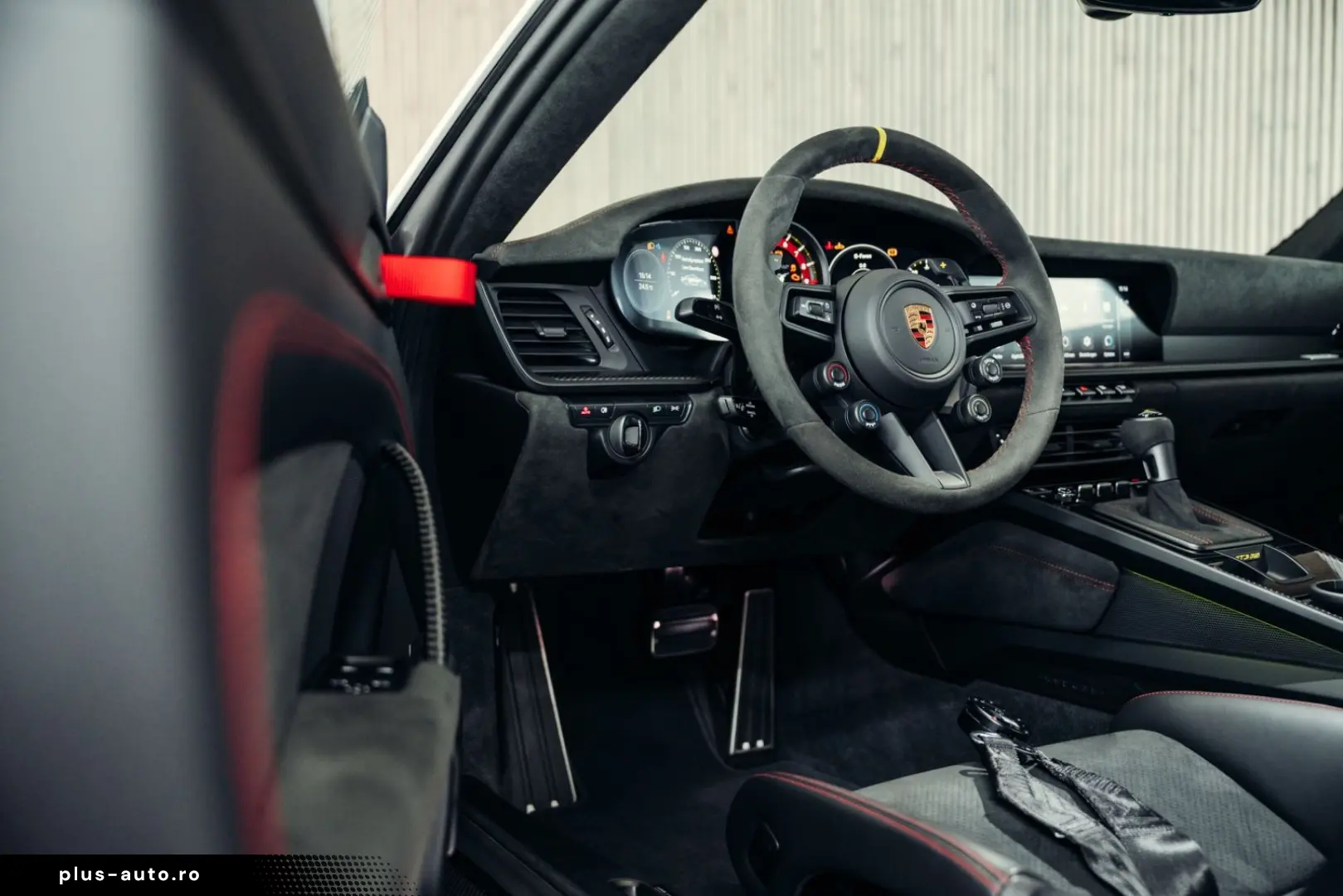 PORSCHE 992.1 GT3 RS  Weiß  Weissach-Paket  PCCB