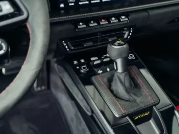 PORSCHE 992.1 GT3 RS  Weiß  Weissach-Paket  PCCB