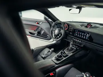 PORSCHE 992.1 GT3 RS  Weiß  Weissach-Paket  PCCB