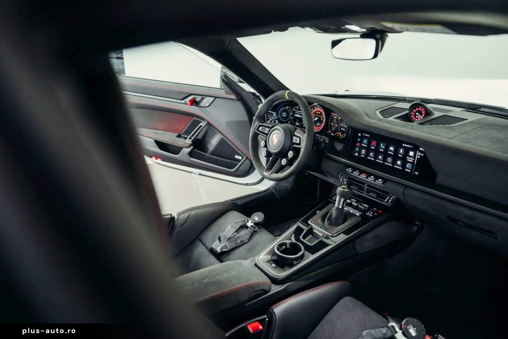 PORSCHE 992.1 GT3 RS  Weiß  Weissach-Paket  PCCB