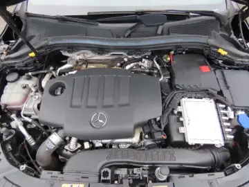 Mercedes-Benz GLA 200d