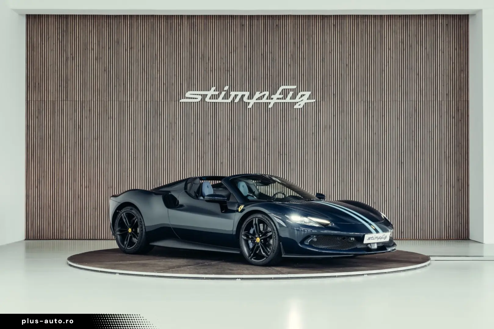 FERRARI 296 GTS  Lift  Blu Pozzi  einlackierte Streifen