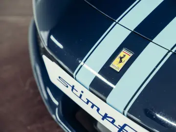 FERRARI 296 GTS  Lift  Blu Pozzi  einlackierte Streifen
