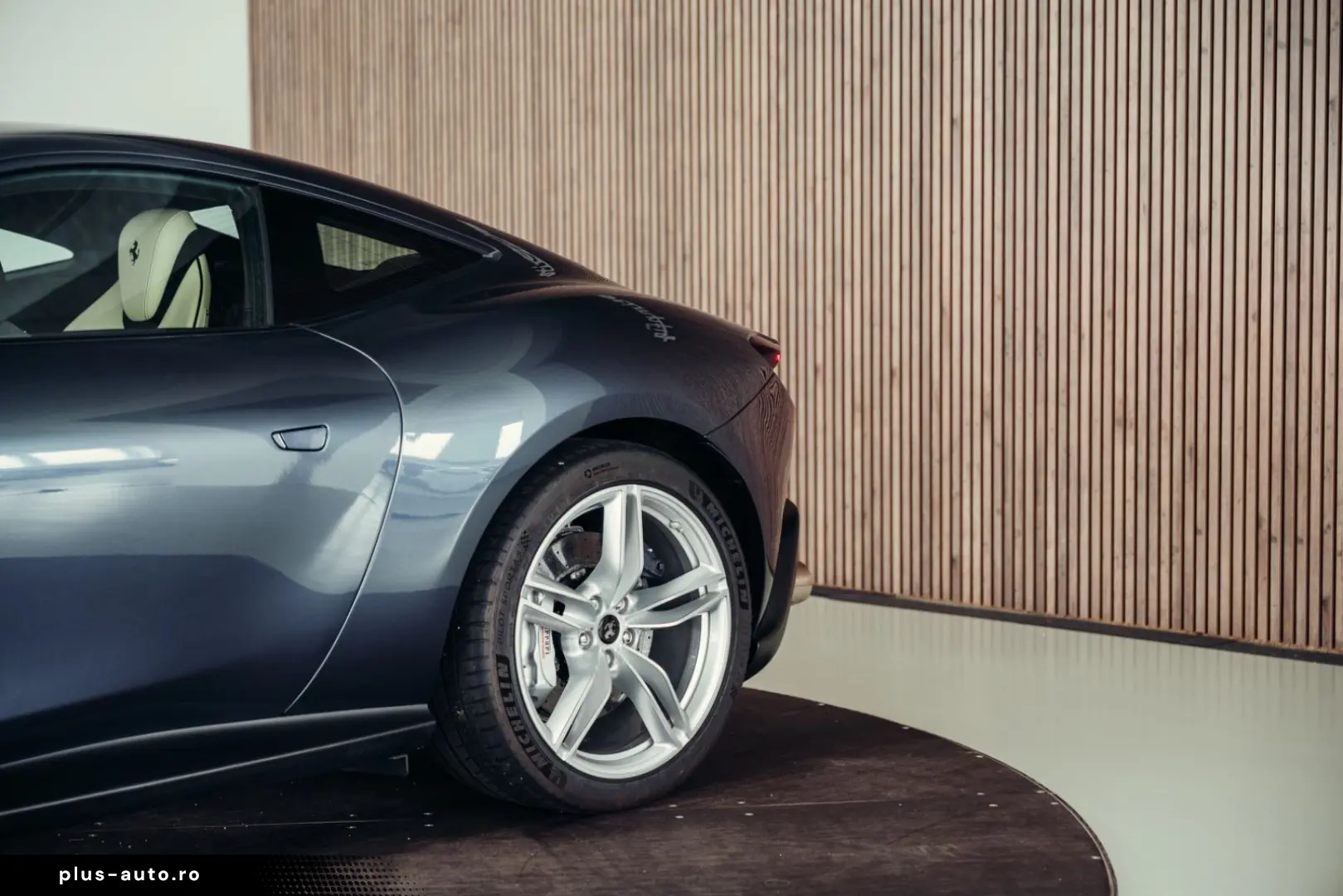 FERRARI Roma  Blu Roma  Crema 3997  Magneride