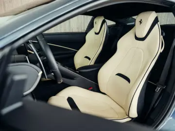 FERRARI Roma  Blu Roma  Crema 3997  Magneride