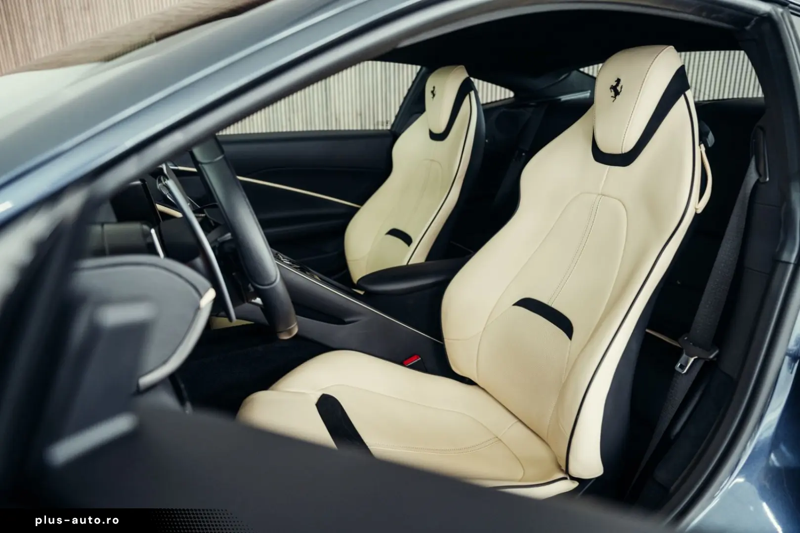 FERRARI Roma  Blu Roma  Crema 3997  Magneride