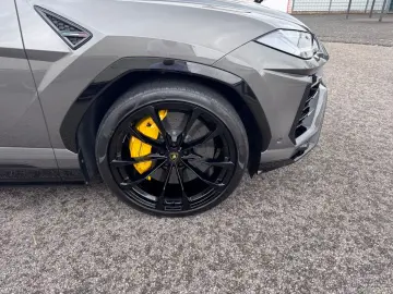 LAMBORGHINI Urus 4.0 V8 Carbon  Garantie