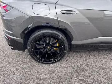 LAMBORGHINI Urus 4.0 V8 Carbon  Garantie