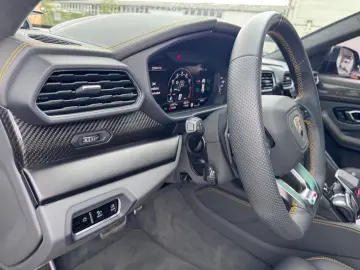 LAMBORGHINI Urus 4.0 V8 Carbon  Garantie