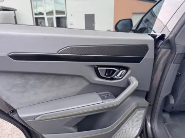 LAMBORGHINI Urus 4.0 V8 Carbon  Garantie