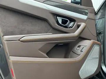 LAMBORGHINI Urus 4.0 V8 B&O ADAS AHK 23  Pano