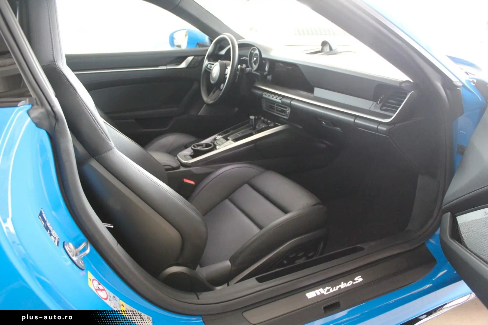 PORSCHE 992 Turbo S SportDesign Lift G-Dach Burmester