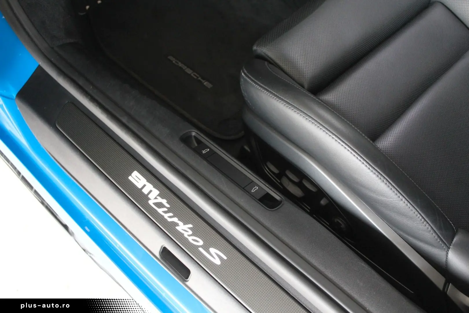 PORSCHE 992 Turbo S SportDesign Lift G-Dach Burmester