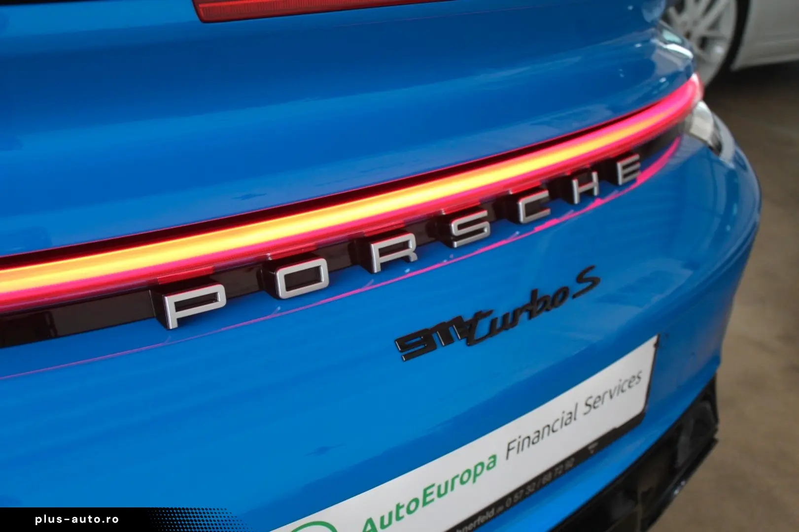 PORSCHE 992 Turbo S SportDesign Lift G-Dach Burmester