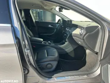 Mercedes-Benz GLA 220