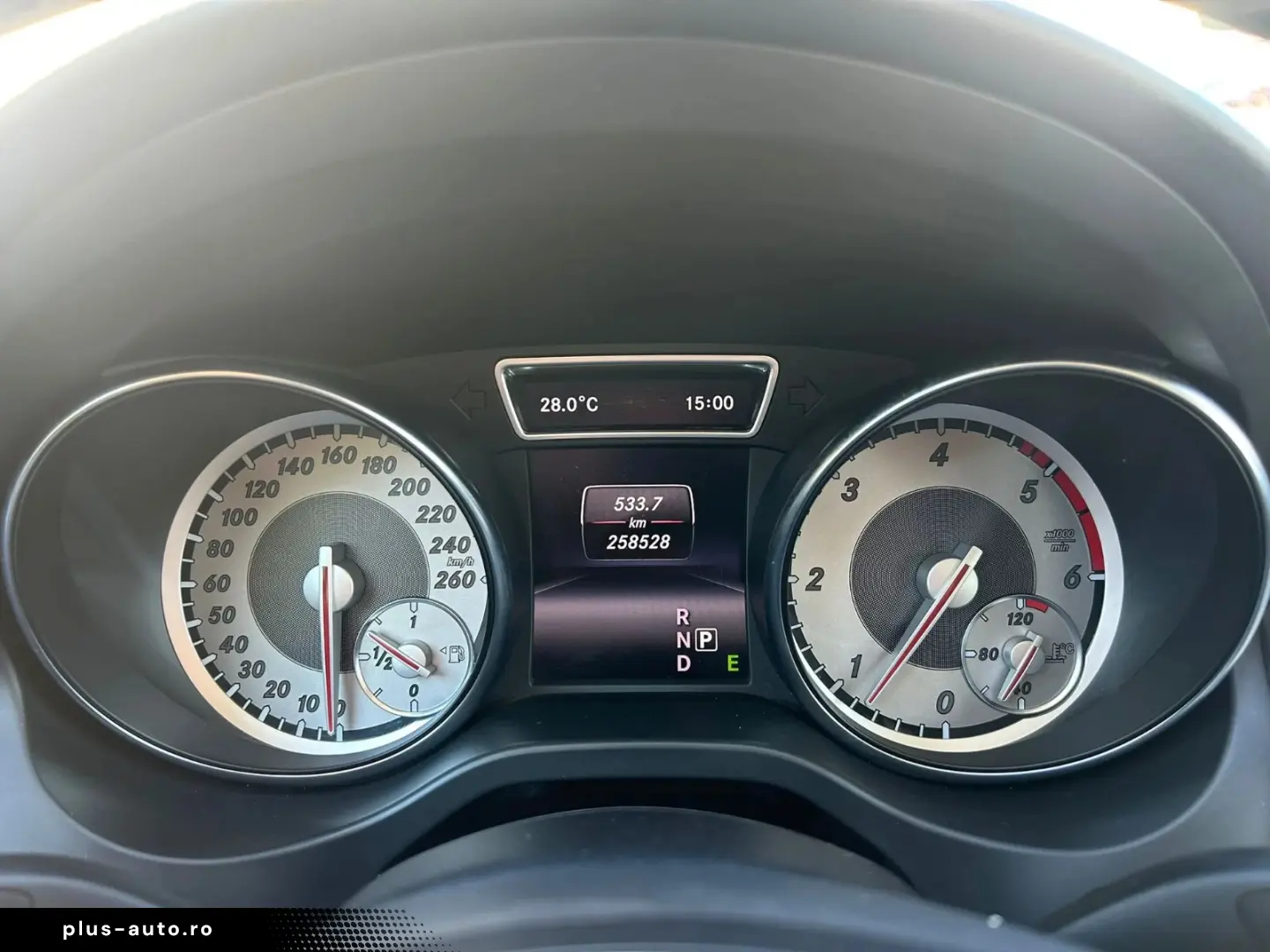 Mercedes-Benz GLA 220