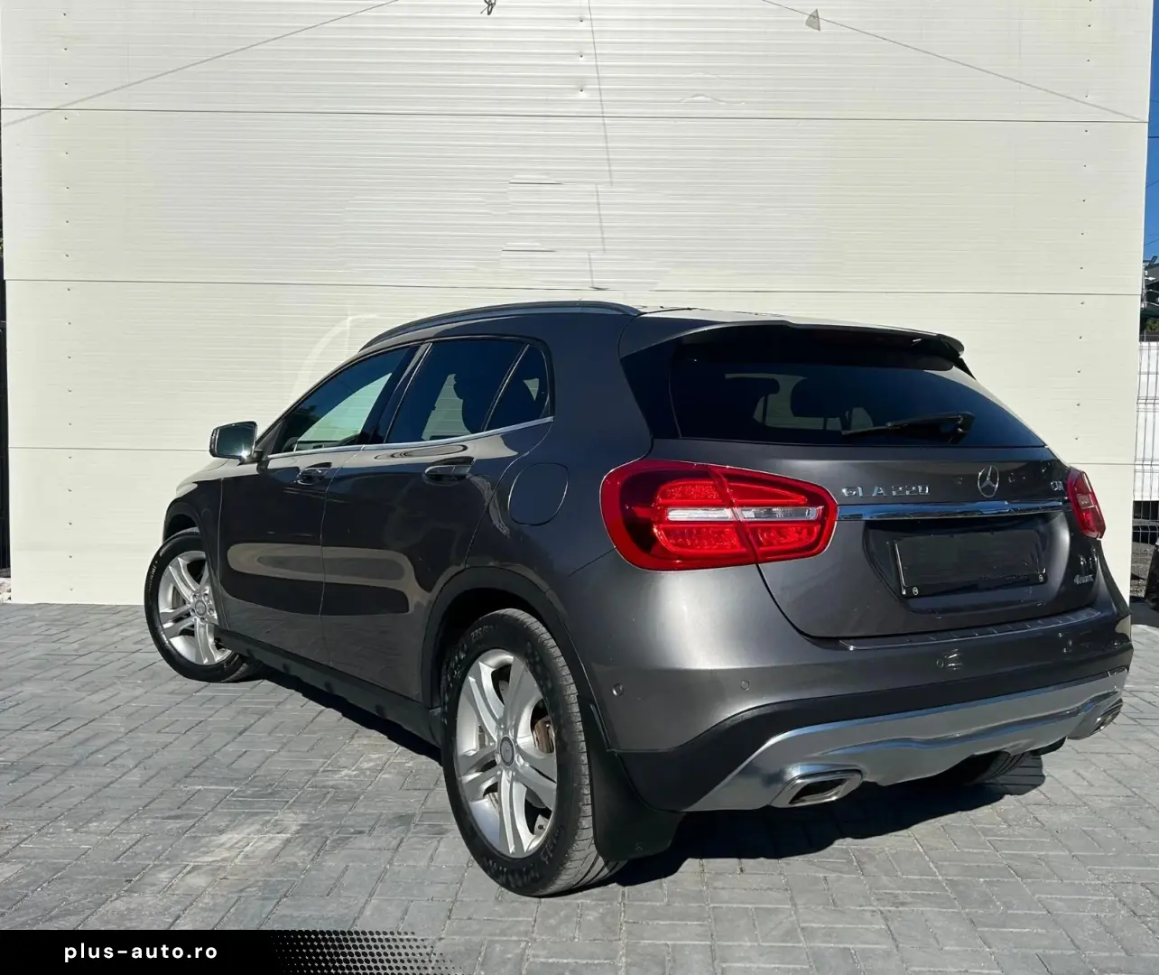 Mercedes-Benz GLA 220
