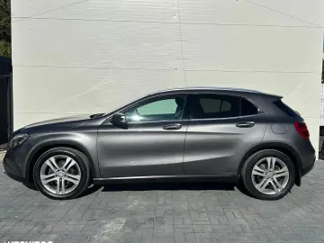Mercedes-Benz GLA 220