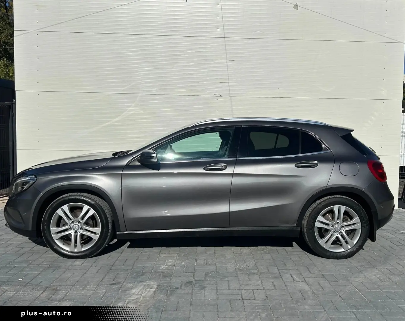 Mercedes-Benz GLA 220