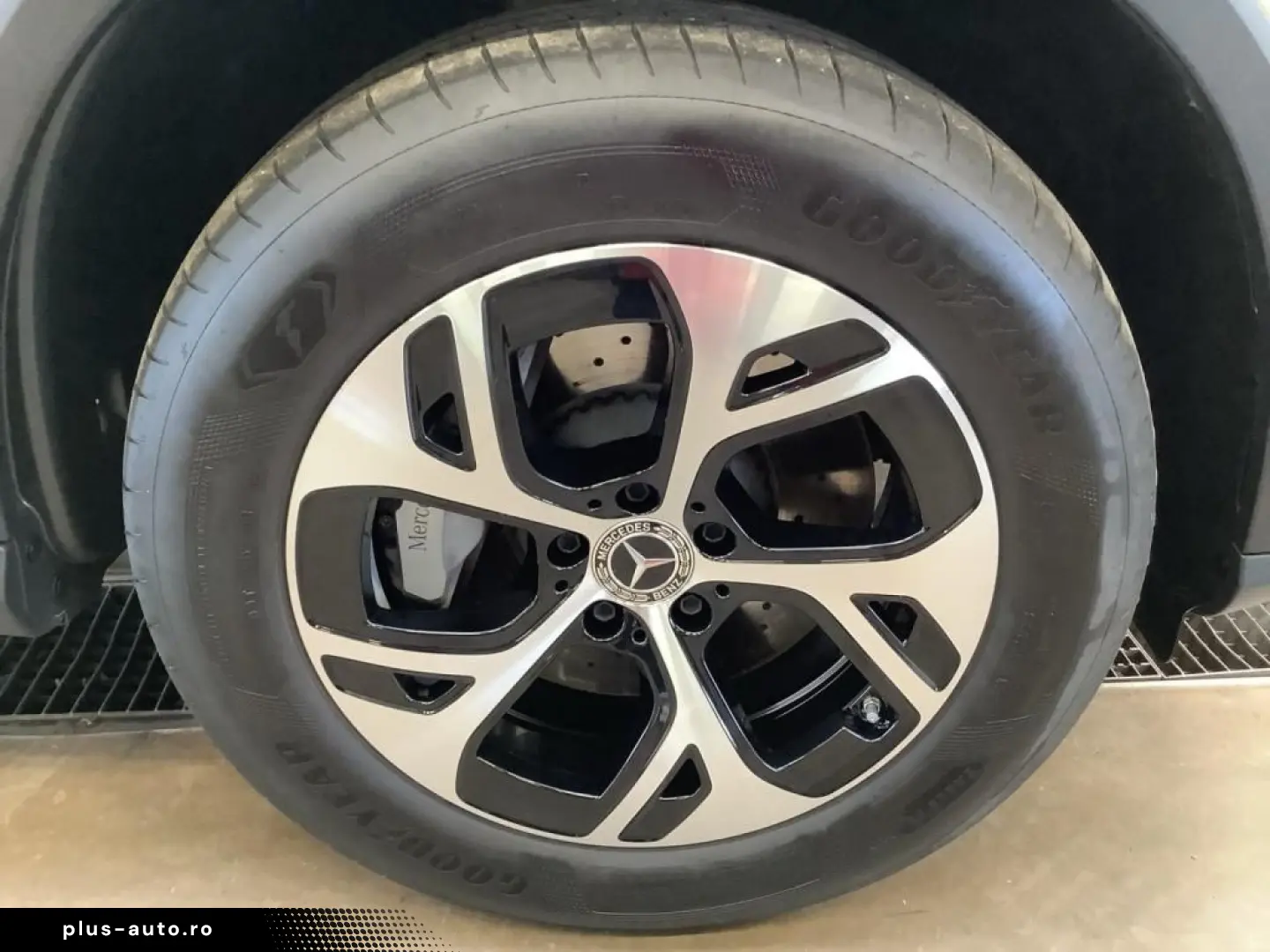 MERCEDES-BENZ GLC 300 e 4M Avantgarde Advanced LED Distronic