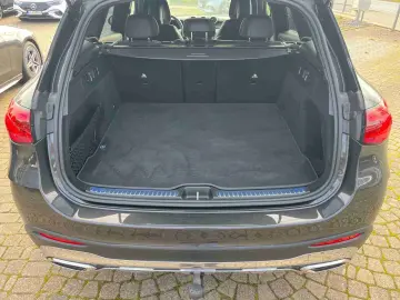 MERCEDES-BENZ GLC 300 d 4M AMG MBUX Distr Kam AHK DI&hellip;