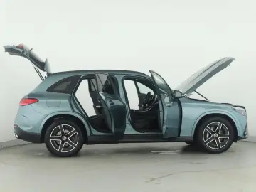 MERCEDES-BENZ GLC 300 d 4M  AMG Premium Dig.Light Memory AHK