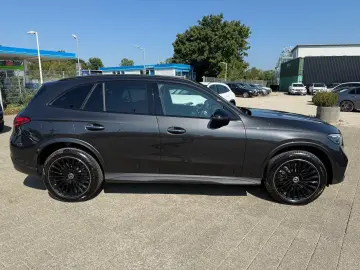MERCEDES-BENZ GLC 300e AMG 4M Premium Night 20´ Burm&hellip;
