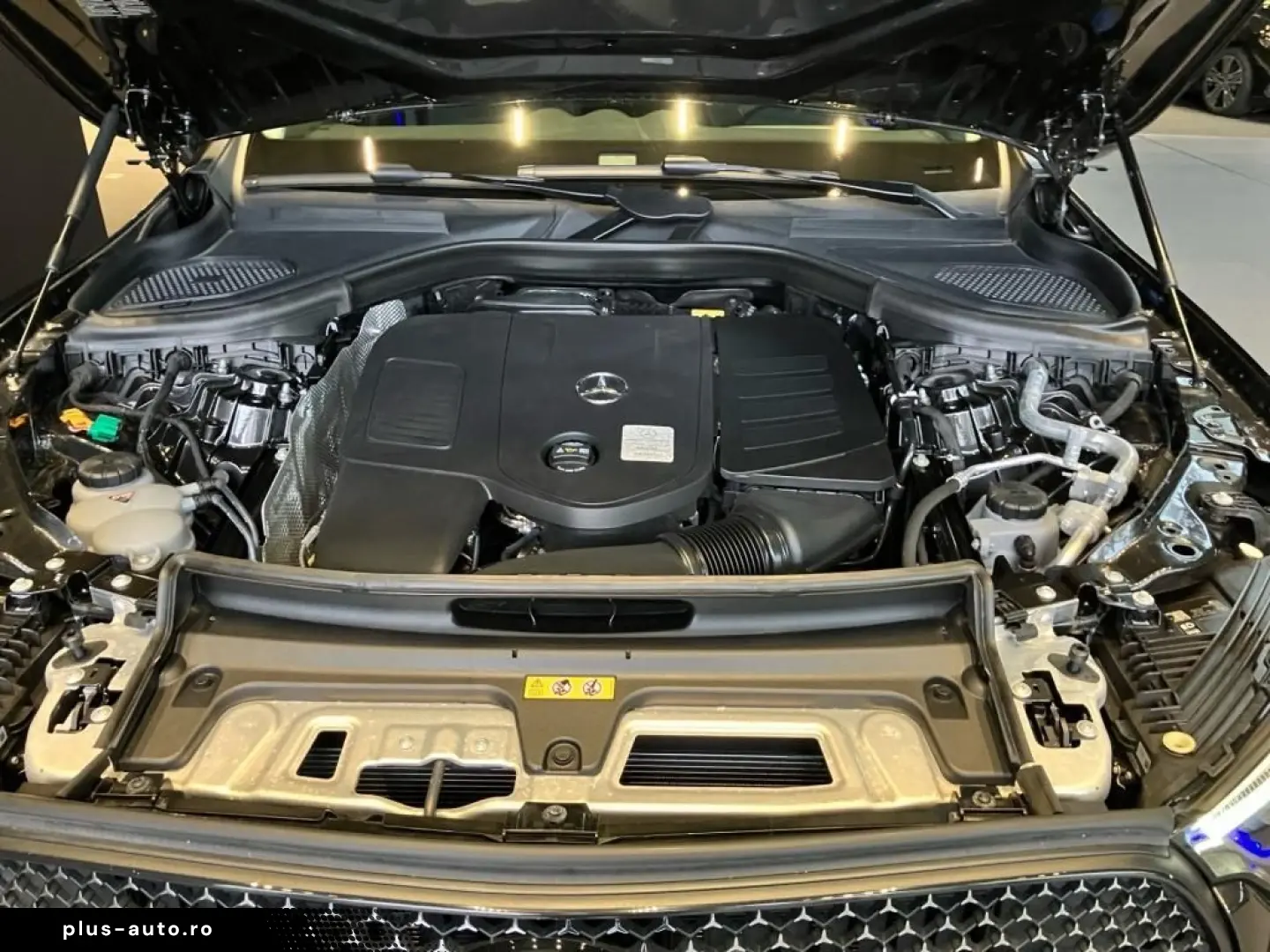 MERCEDES-BENZ GLC 300 e 4M AMG NIGHT PANO AHK DIGILIGHT 360