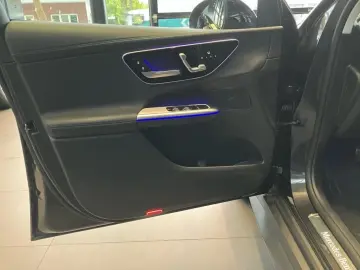 MERCEDES-BENZ GLC 300 e 4M AMG NIGHT PANO AHK DIGILIGHT 360