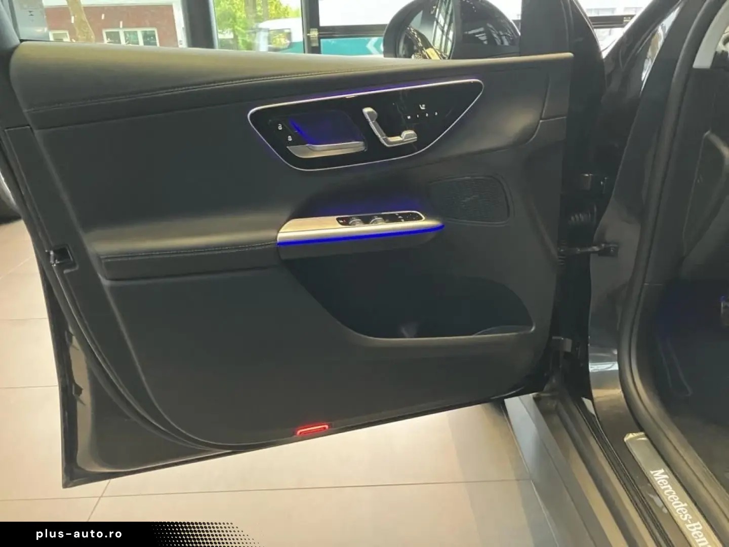 MERCEDES-BENZ GLC 300 e 4M AMG NIGHT PANO AHK DIGILIGHT 360