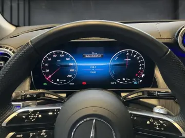 MERCEDES-BENZ GLC 300 e 4M AMG NIGHT PANO AHK DIGILIGHT 360