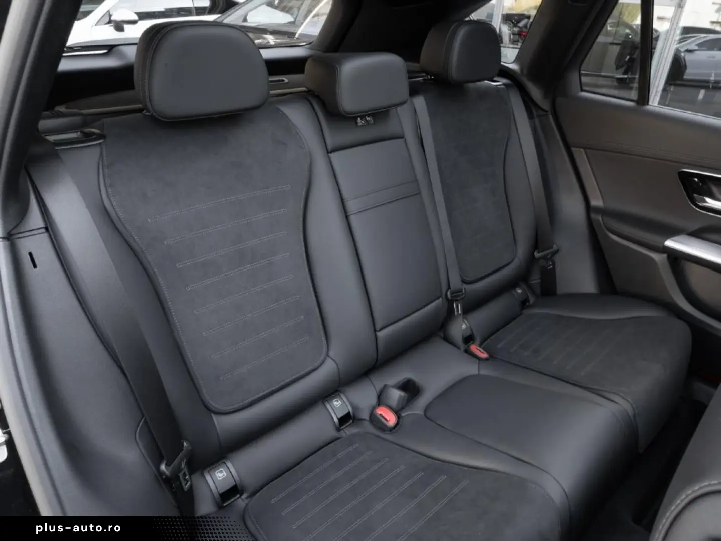 MERCEDES-BENZ GLC 300 e 4M AMG LED Pano AHK Burm3D 360 Night