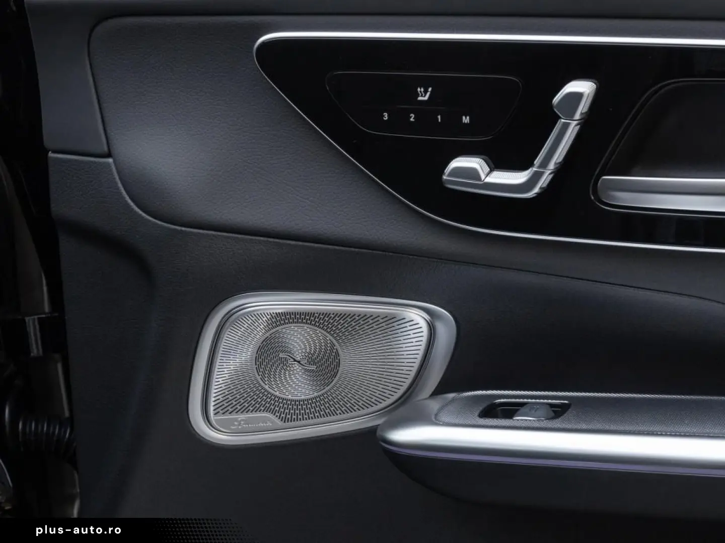 MERCEDES-BENZ GLC 300 e 4M AMG LED Pano AHK Burm3D 360 Night