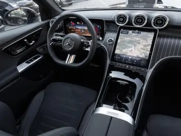 MERCEDES-BENZ GLC 300 e 4M AMG LED Pano AHK Burm3D 360 Night