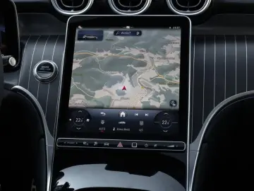 MERCEDES-BENZ GLC 300 e 4M AMG LED Pano AHK Burm3D 360 Night