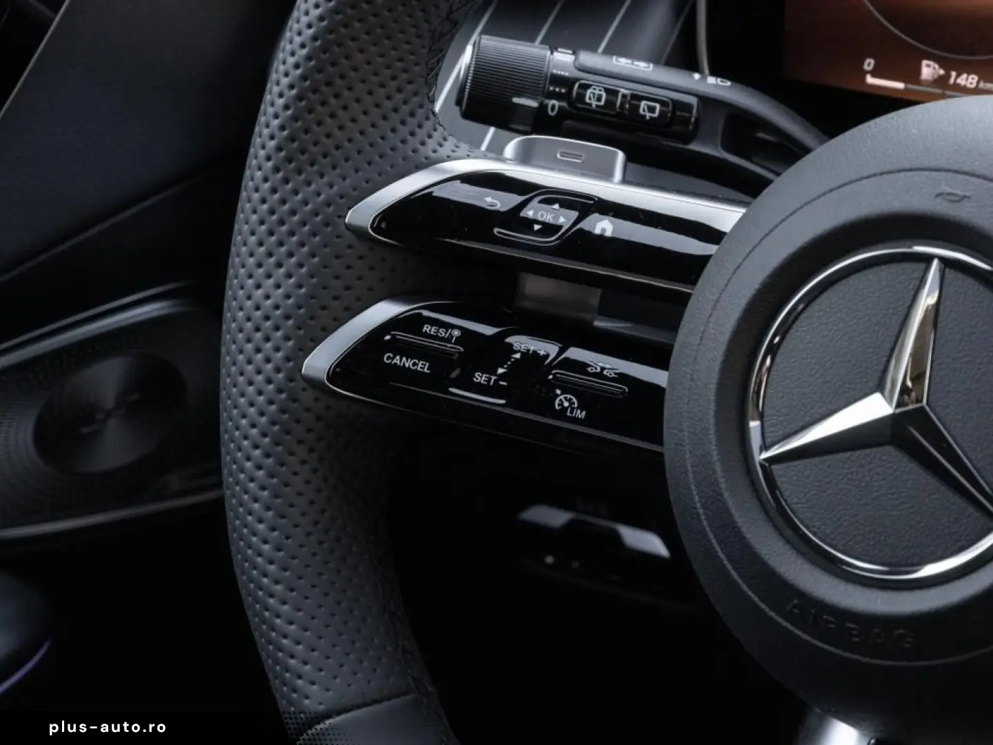 MERCEDES-BENZ GLC 300 e 4M AMG LED Pano AHK Burm3D 360 Night